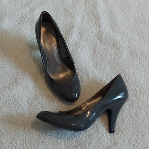 NWOT Grey Heels